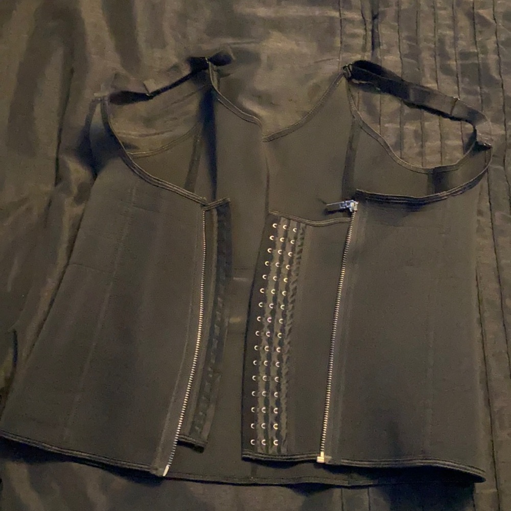 Women’s large neoprene waist trainer size large